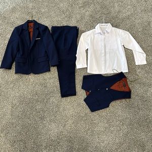 Boys size 6 Navy 3 Piece Suit